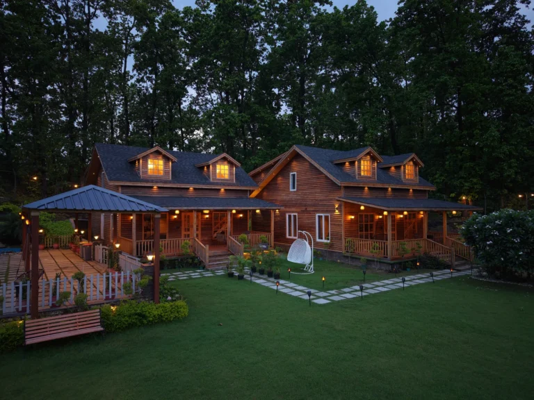 The Woods: Pine Villa