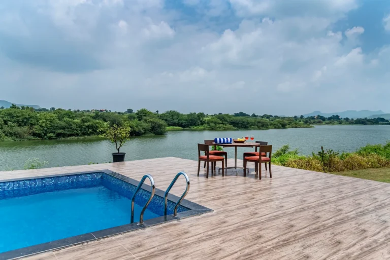 Rose Vineyard by the Lake – Villa in Nashik